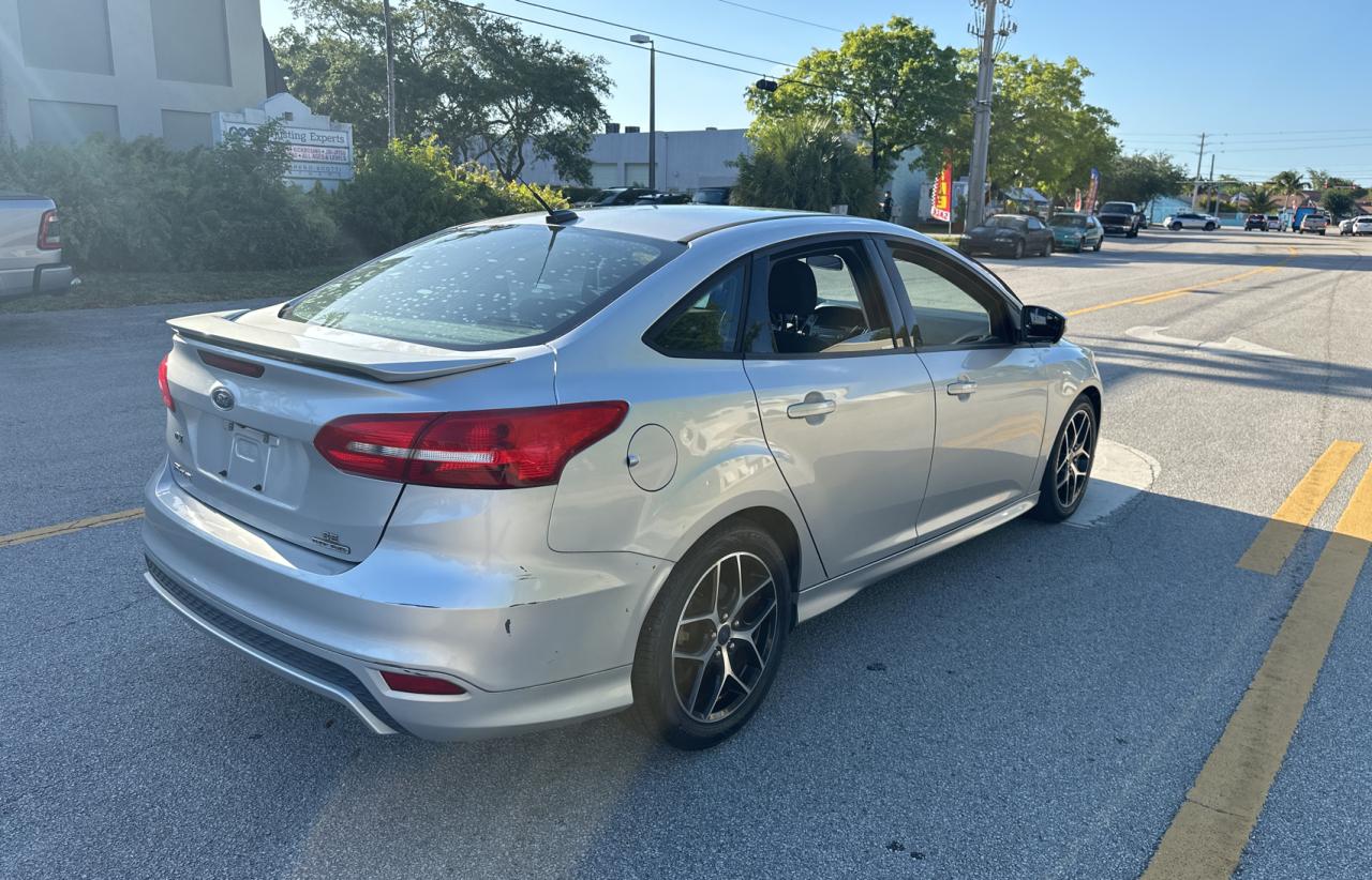 2015 Ford Focus Se vin: 1FADP3F23FL339064