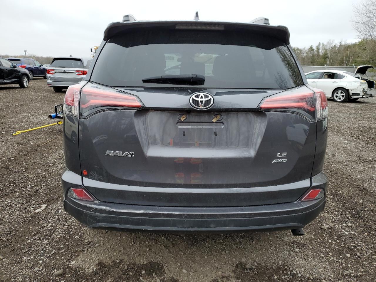 2T3BFREV4HW544959 2017 Toyota Rav4 Le