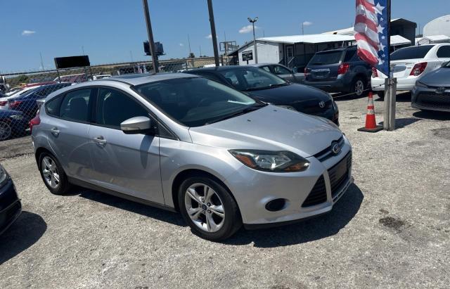 Lot #2470902849 2014 FORD FOCUS SE salvage car