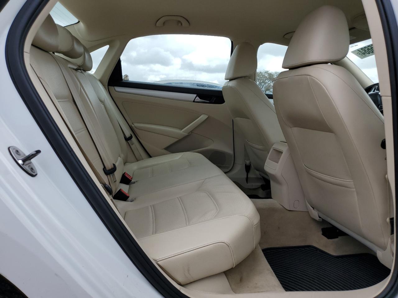 1VWBP7A36CC103400 2012 Volkswagen Passat Se