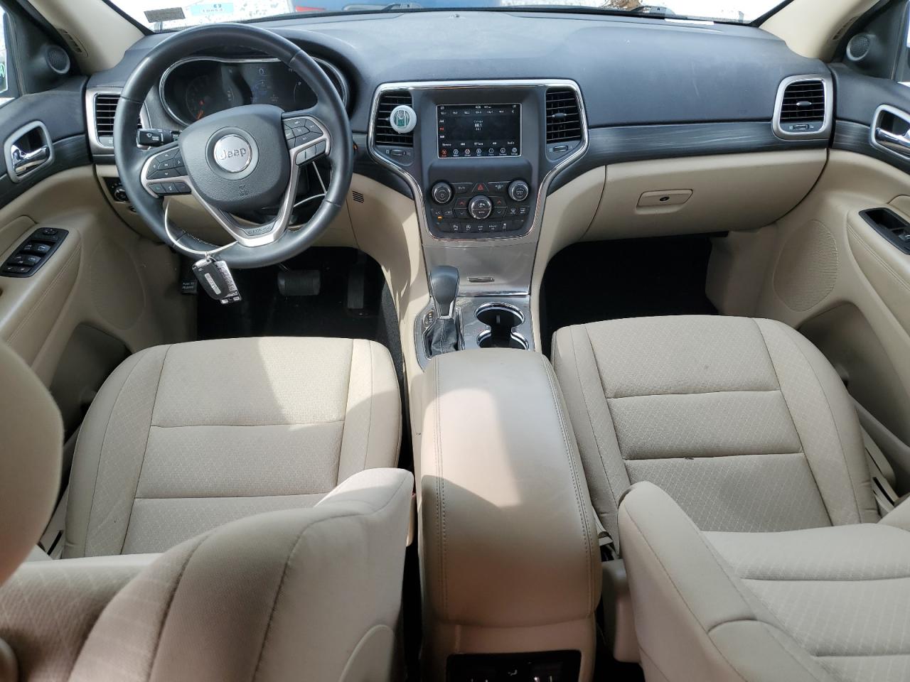 1C4RJFAG3KC635590 2019 Jeep Grand Cherokee Laredo