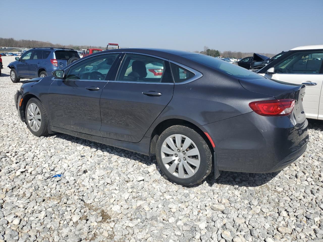 1C3CCCFB6FN573371 2015 Chrysler 200 Lx