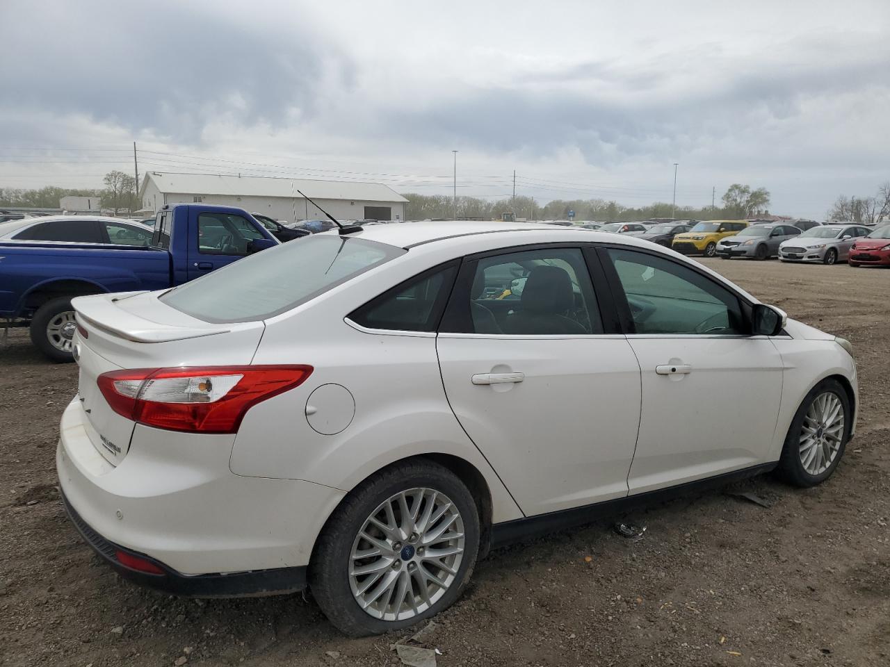 1FADP3J23EL222235 2014 Ford Focus Titanium