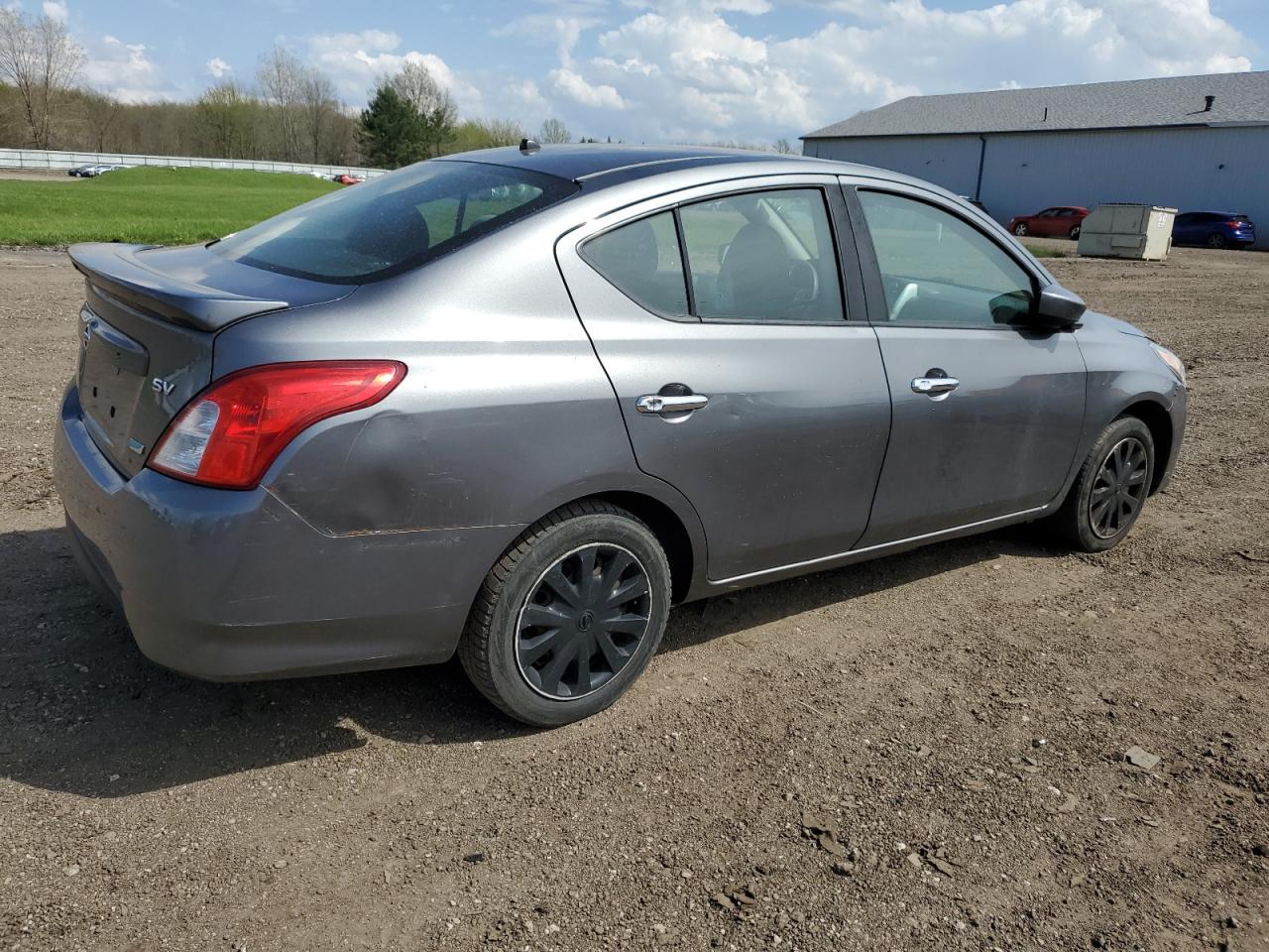 2016 Nissan Versa S vin: 3N1CN7AP5GL869583