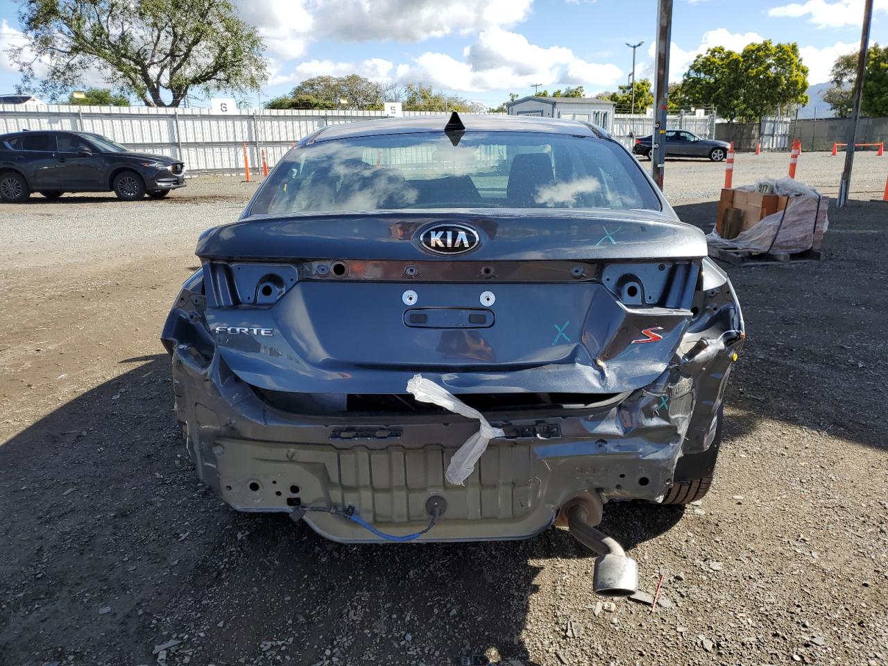 3KPF34AD3KE024328 2019 Kia Forte Gt Line