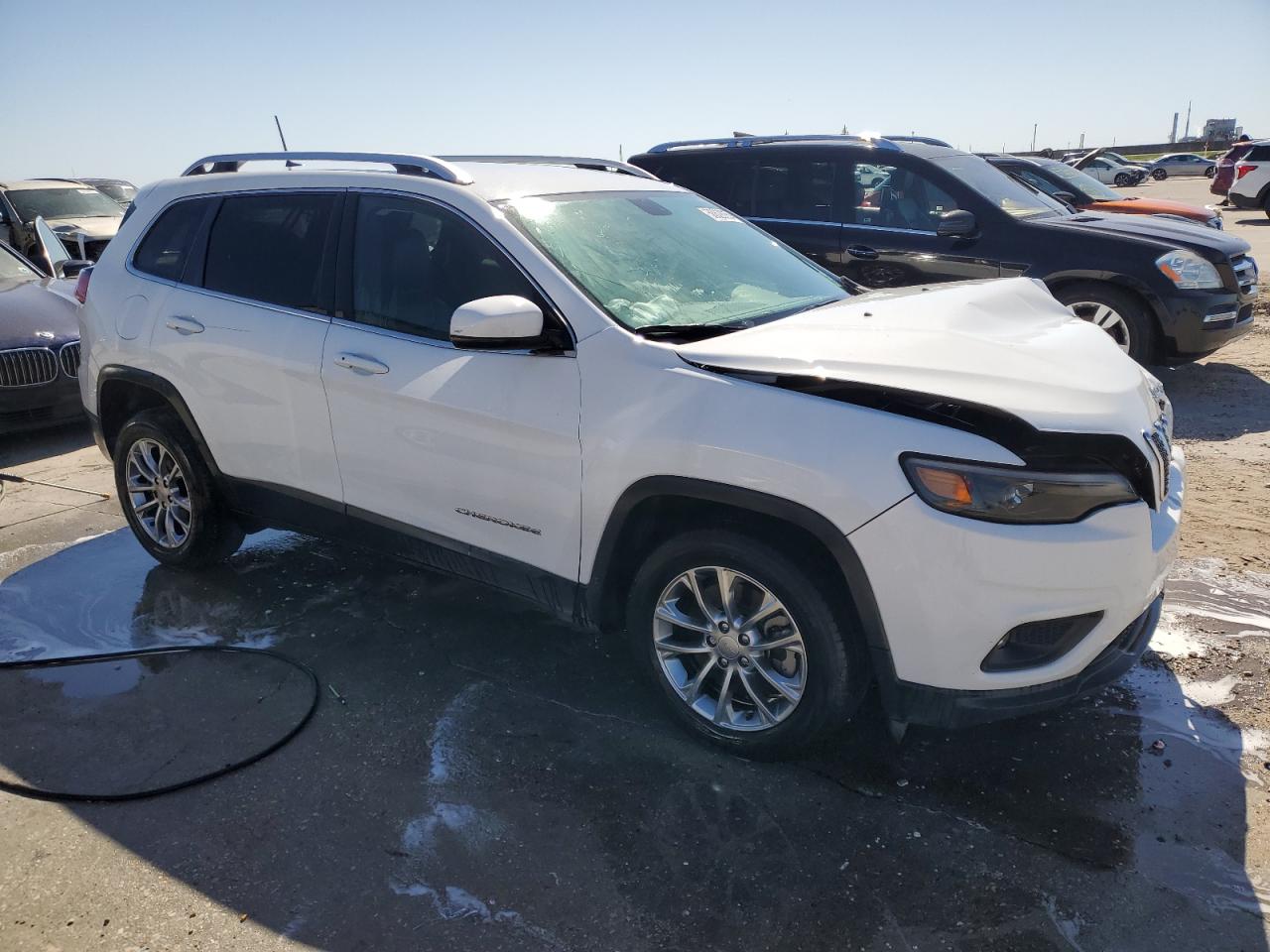 2019 Jeep Cherokee Latitude Plus vin: 1C4PJLLB6KD395887