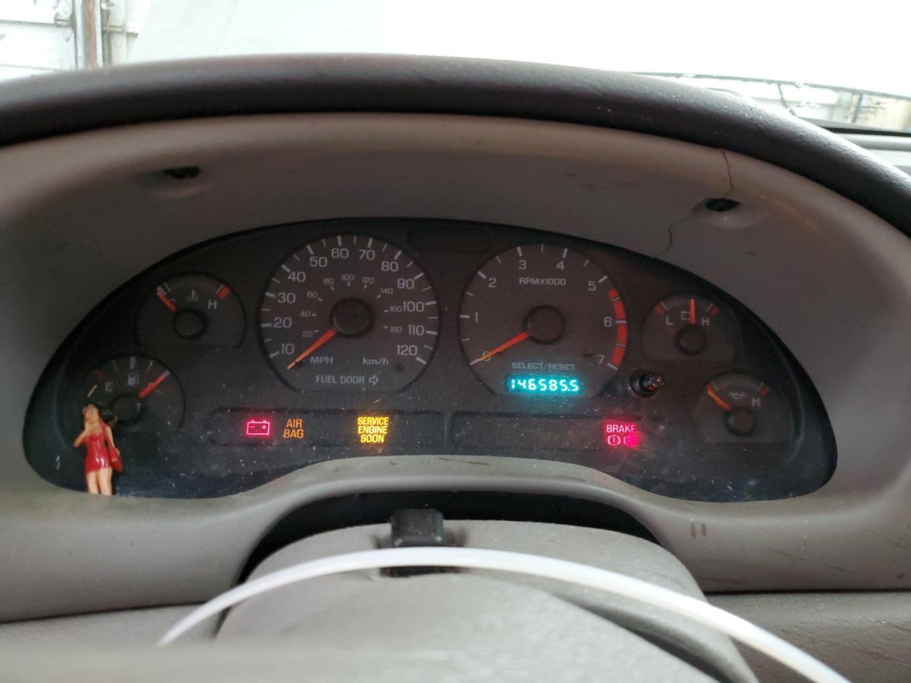 1FAFP4045XF206038 1999 Ford Mustang