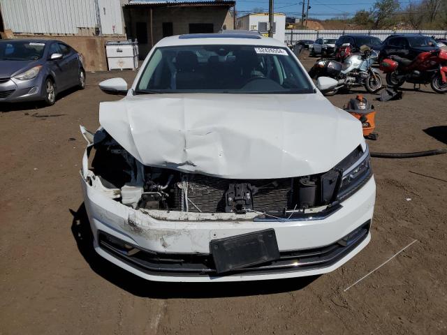 2017 Volkswagen Passat Sel Premium VIN: 1VWCT7A38HC082282 Lot: 52426554