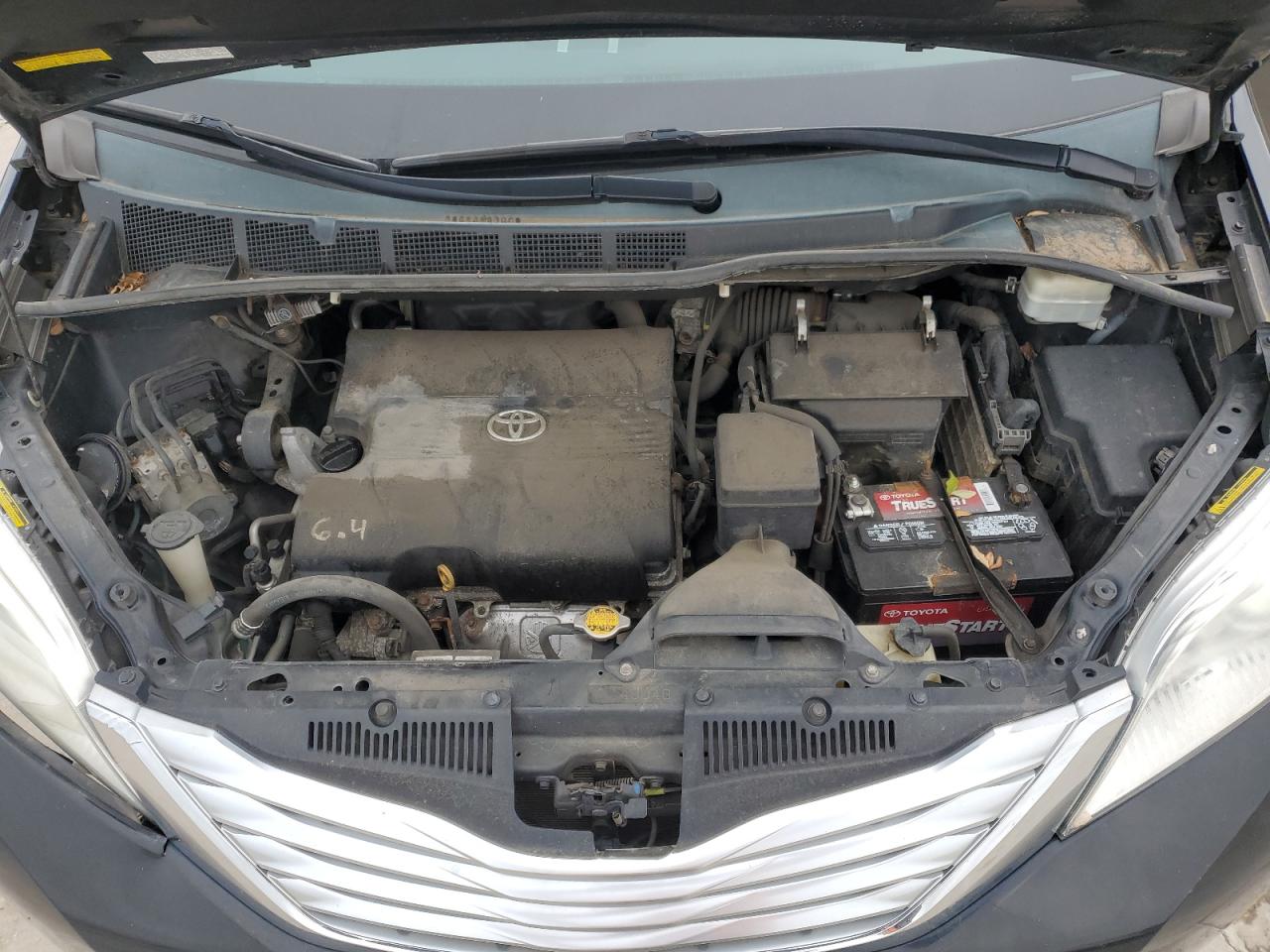 5TDDK3DCXBS005059 2011 Toyota Sienna Xle