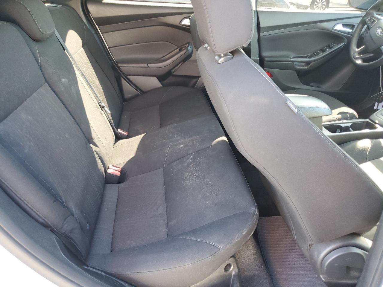 1FADP3F28HL294075 2017 Ford Focus Se