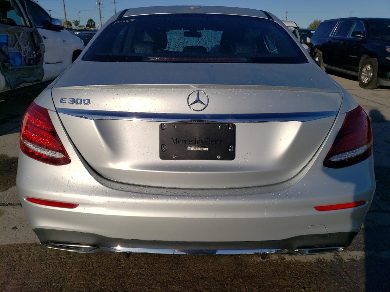 WDDZF4JB9KA633659 2019 Mercedes-Benz E 300