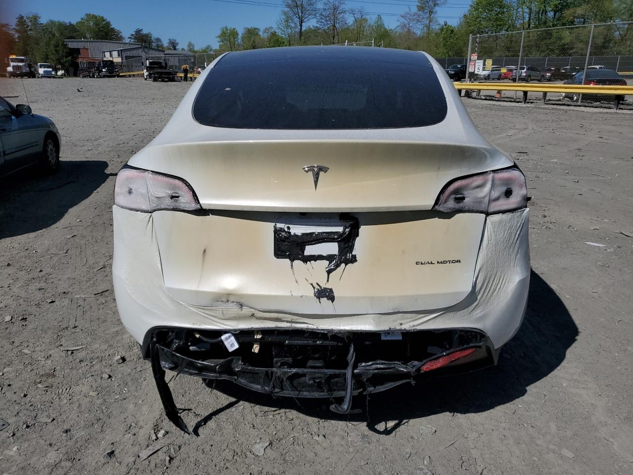 7SAYGDEE7PA057401 2023 Tesla Model Y