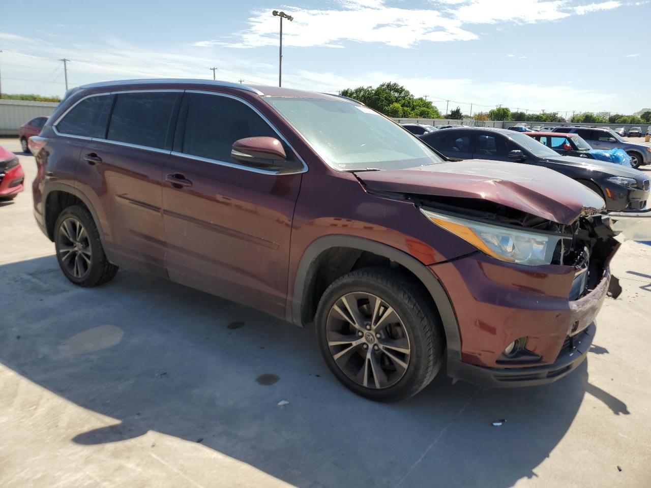 5TDKKRFH8GS125159 2016 Toyota Highlander Xle