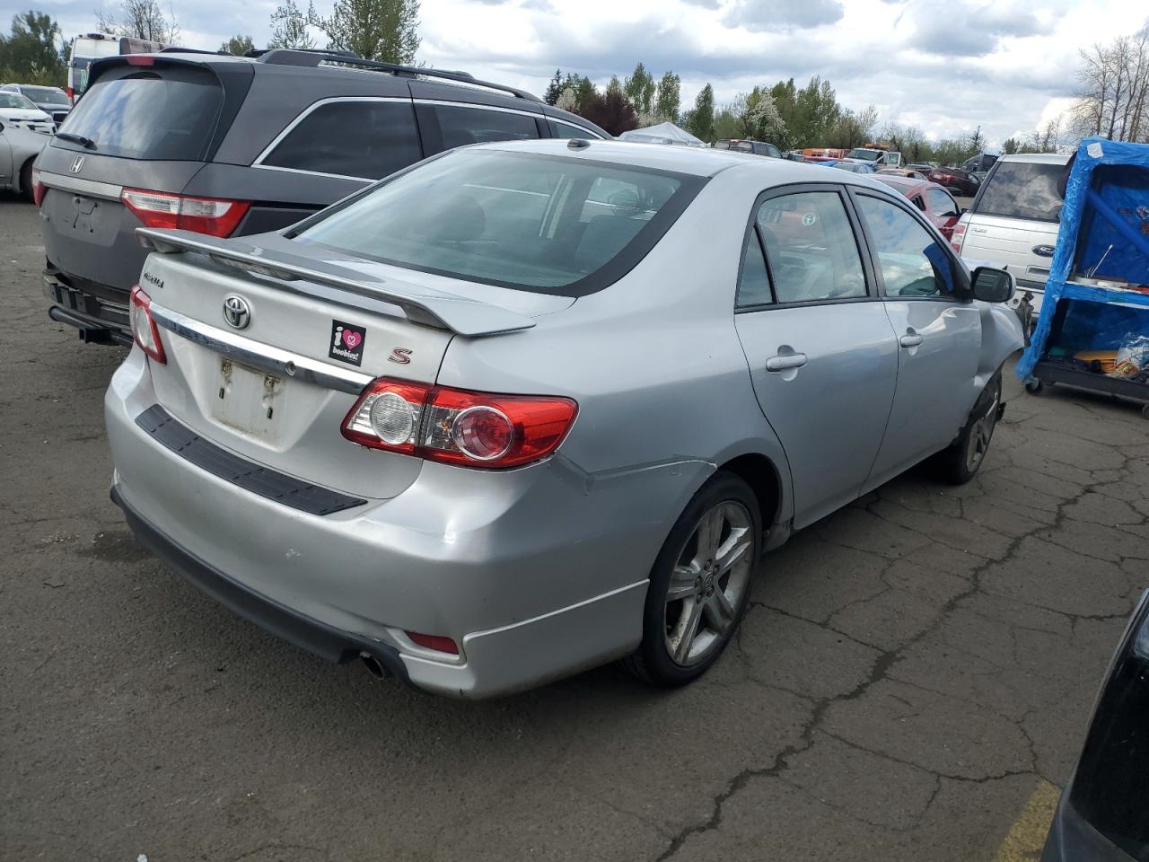 5YFBU4EE8DP208275 2013 Toyota Corolla Base