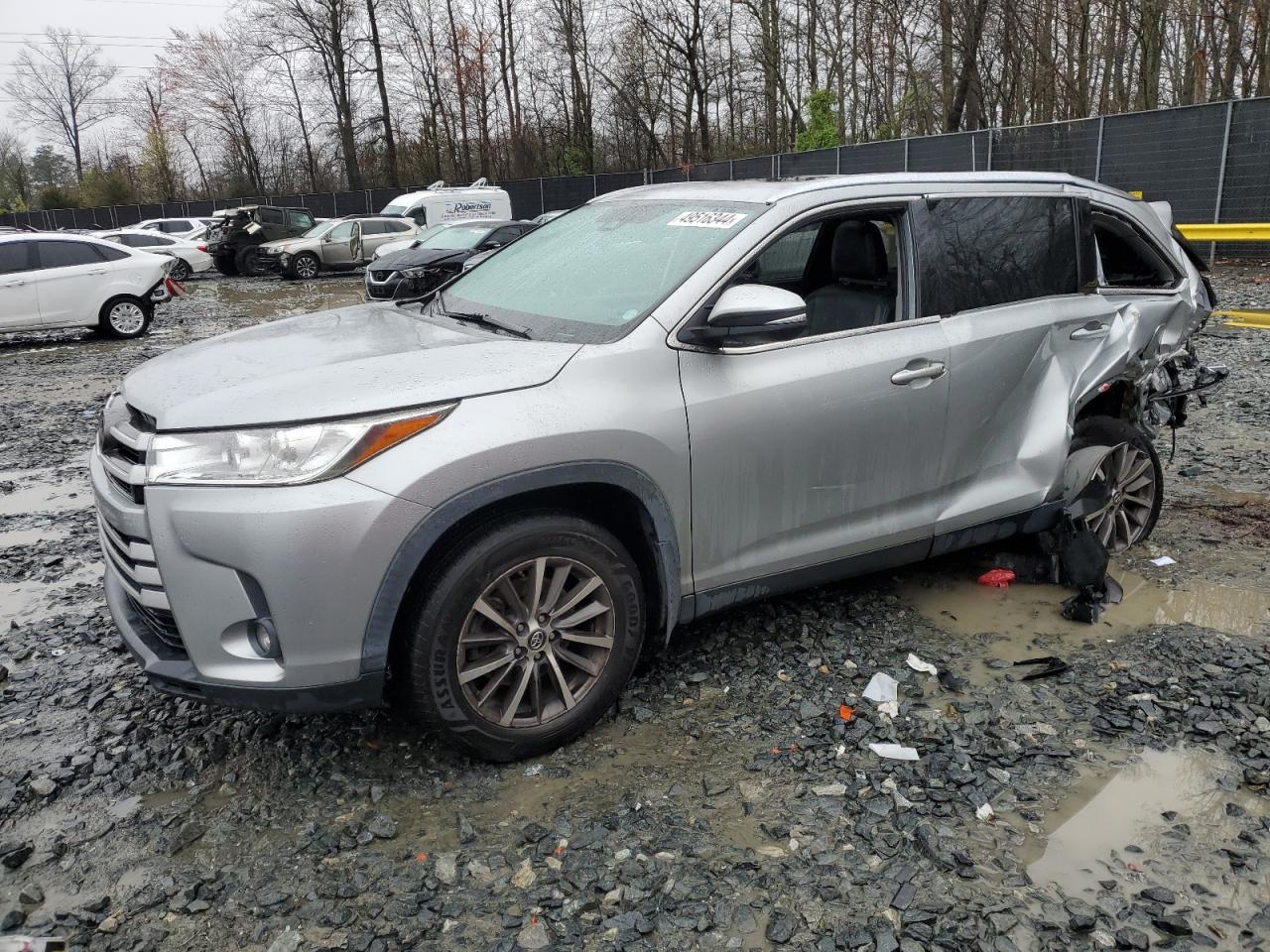 5TDJZRFH3KS589248 2019 Toyota Highlander Se