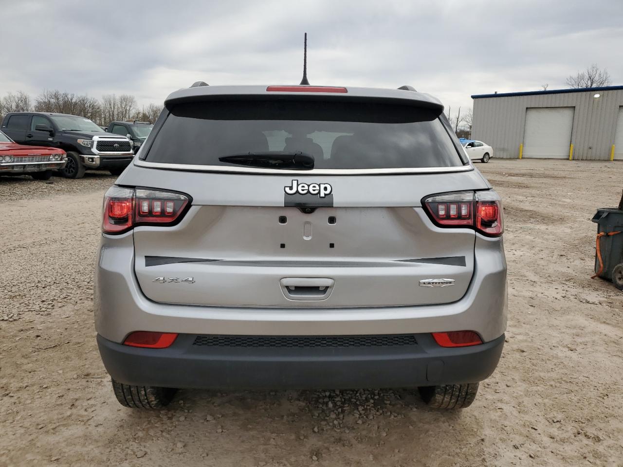 3C4NJDBB1KT786521 2019 Jeep Compass Latitude