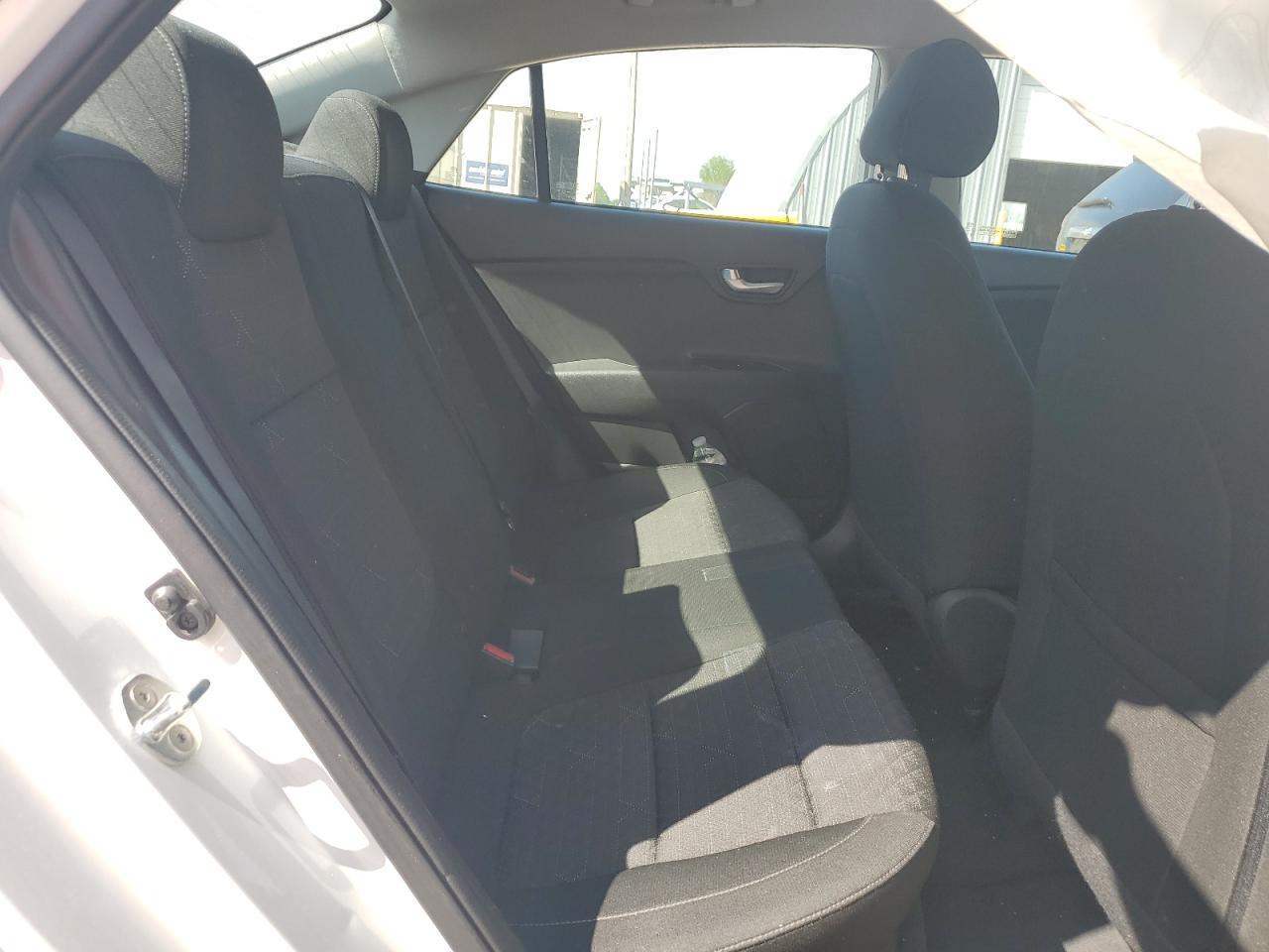 3KPA24AD3NE438016 2022 Kia Rio Lx