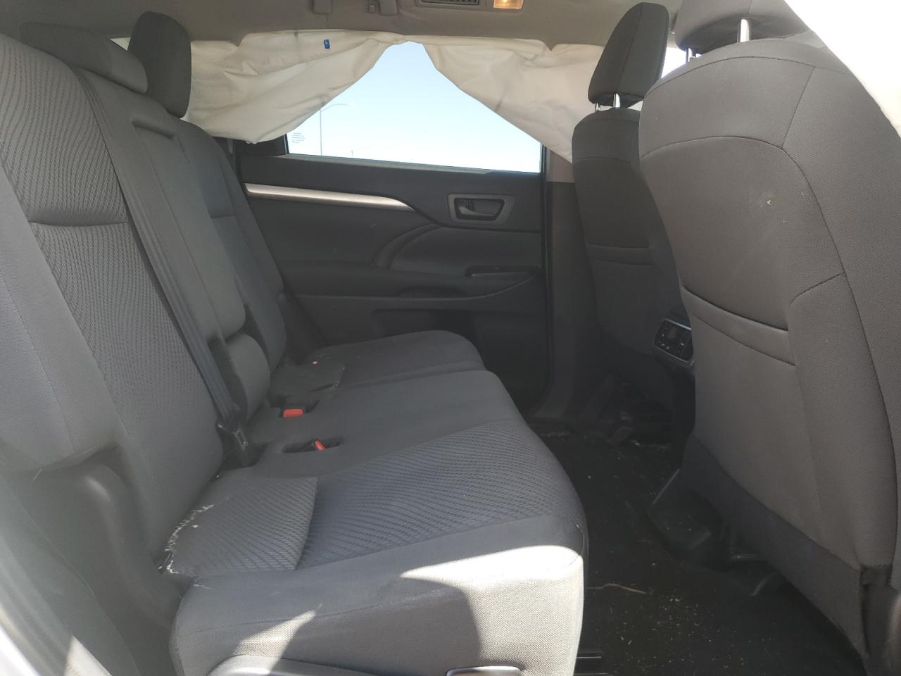 5TDZZRFHXKS312731 2019 Toyota Highlander Le