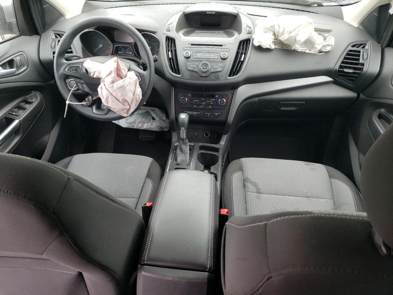 1FMCU9G95HUB67187 2017 Ford Escape Se