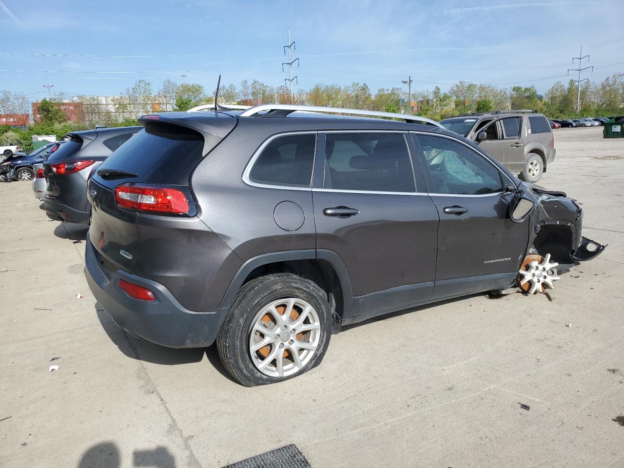 2017 Jeep Cherokee Latitude vin: 1C4PJMCB6HW635281