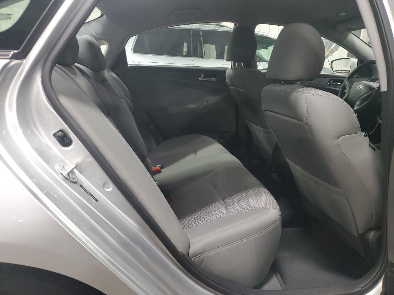 5NPEB4AC8DH589694 2013 Hyundai Sonata Gls