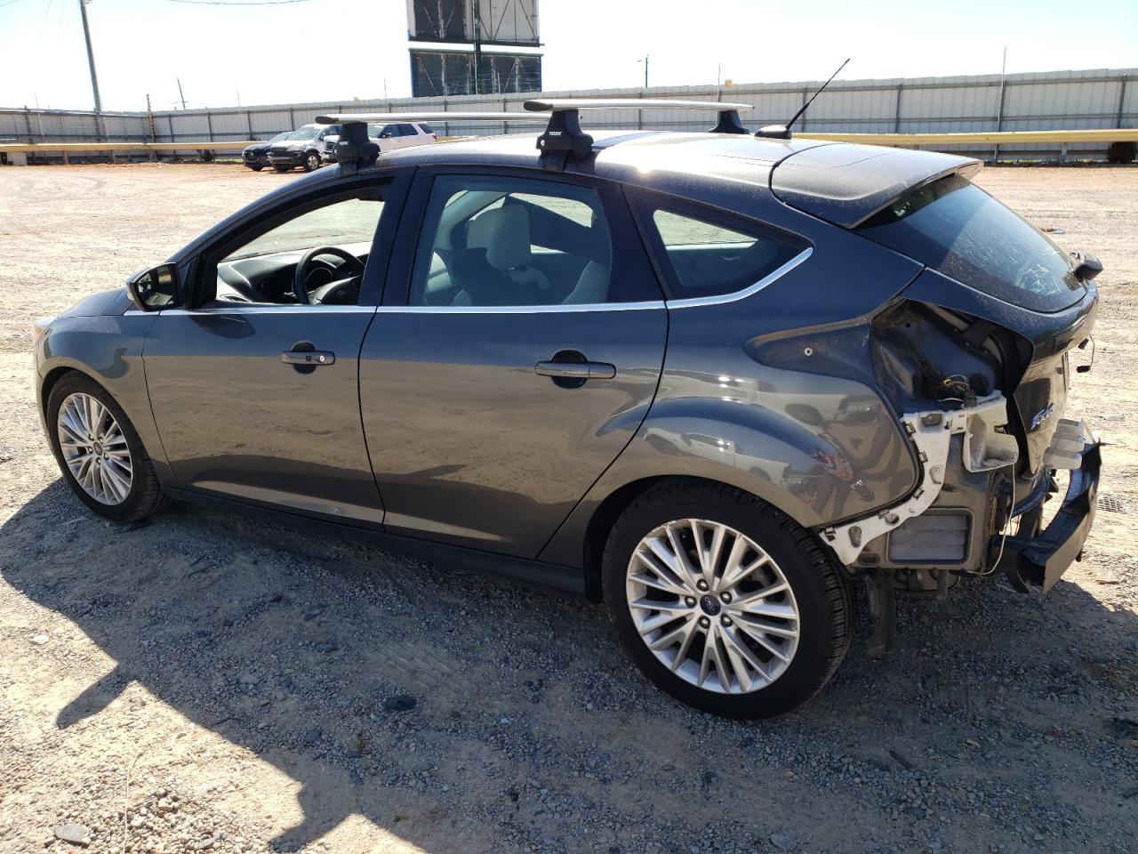 1FADP3N25JL294011 2018 Ford Focus Titanium