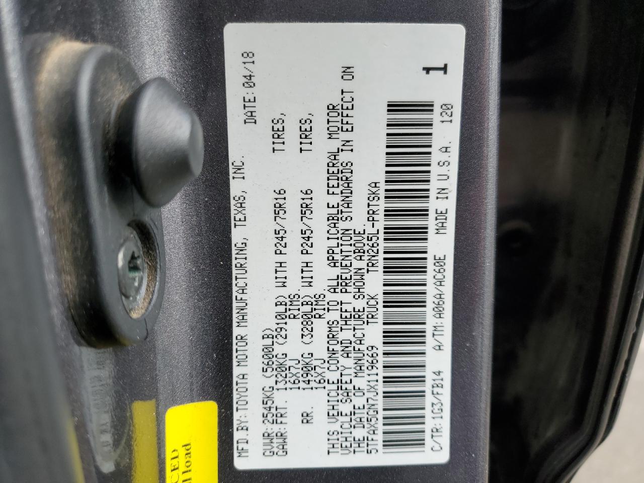 5TFAX5GN7JX119669 2018 Toyota Tacoma Double Cab