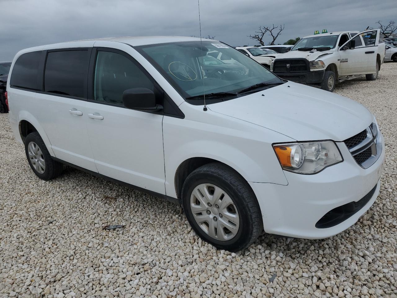 2C7WDGBG2JR363296 2018 Dodge Grand Caravan Se