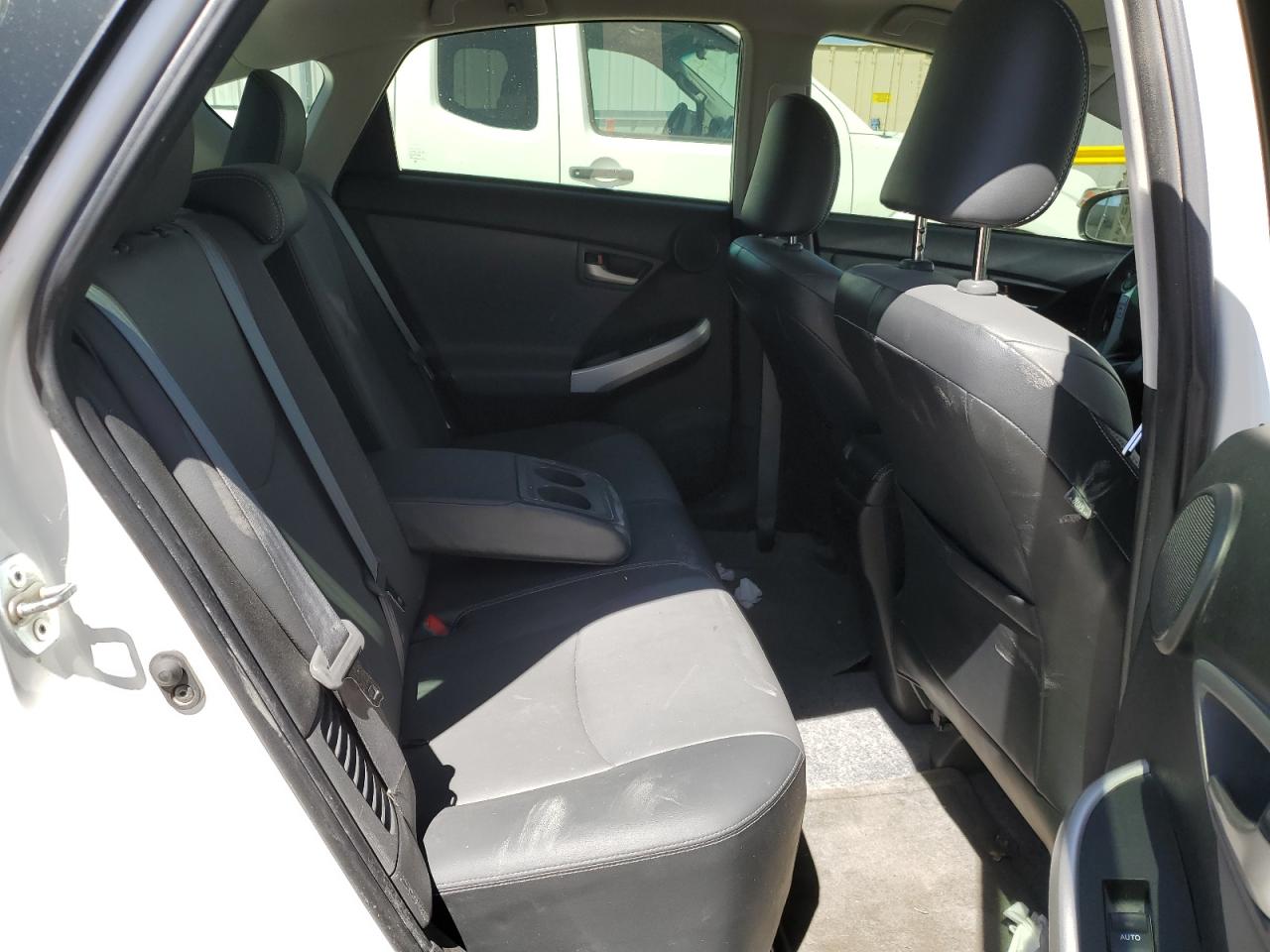 JTDKN3DU1E0363231 2014 Toyota Prius