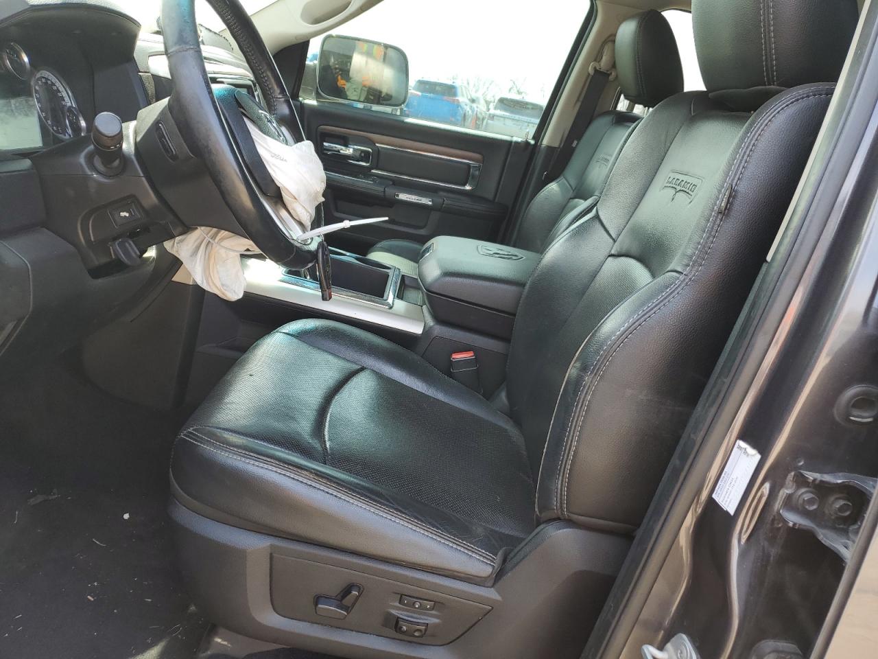 1C6RR7JM3ES303073 2014 Ram 1500 Laramie