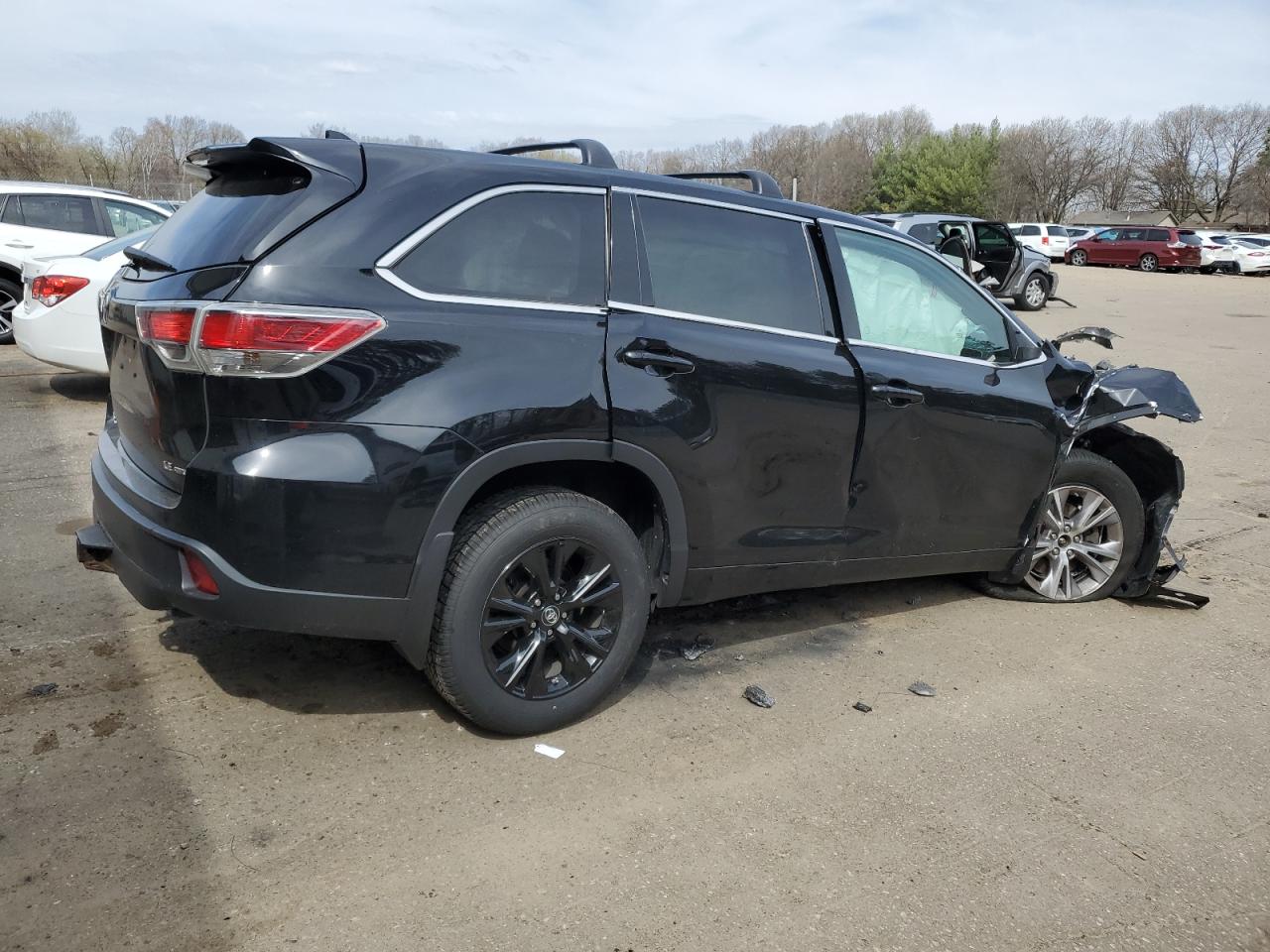 5TDBKRFH4GS308154 2016 Toyota Highlander Le