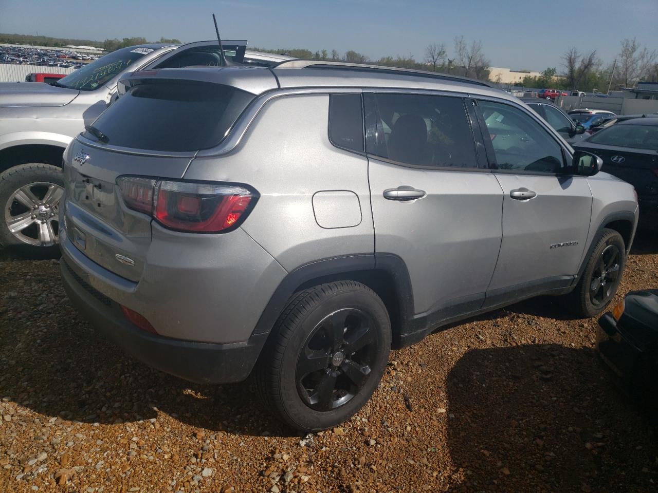 3C4NJCBB7JT502480 2018 Jeep Compass Latitude