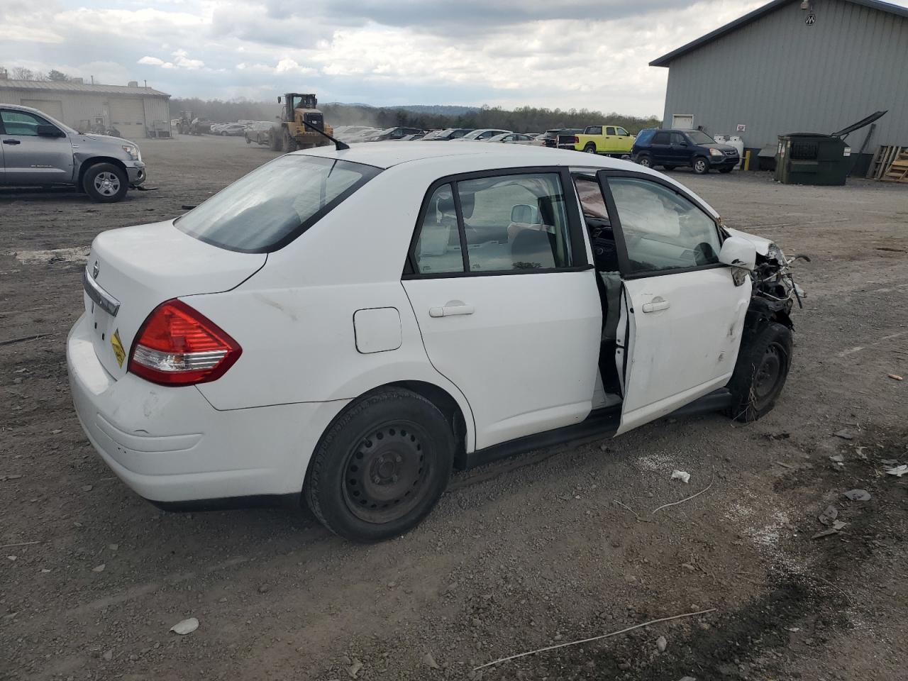 3N1BC1AP8BL451865 2011 Nissan Versa S