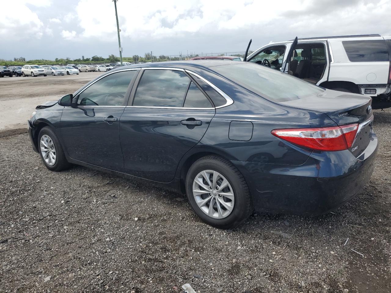 2017 Toyota Camry Le vin: 4T1BF1FK6HU732042