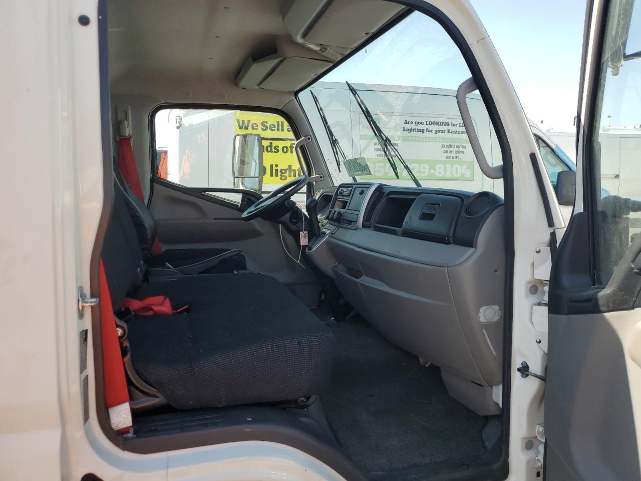 4UZBYE11XKGKM6551 2019 Mitsubishi Fuso Truck Of America Inc Fe Feczts