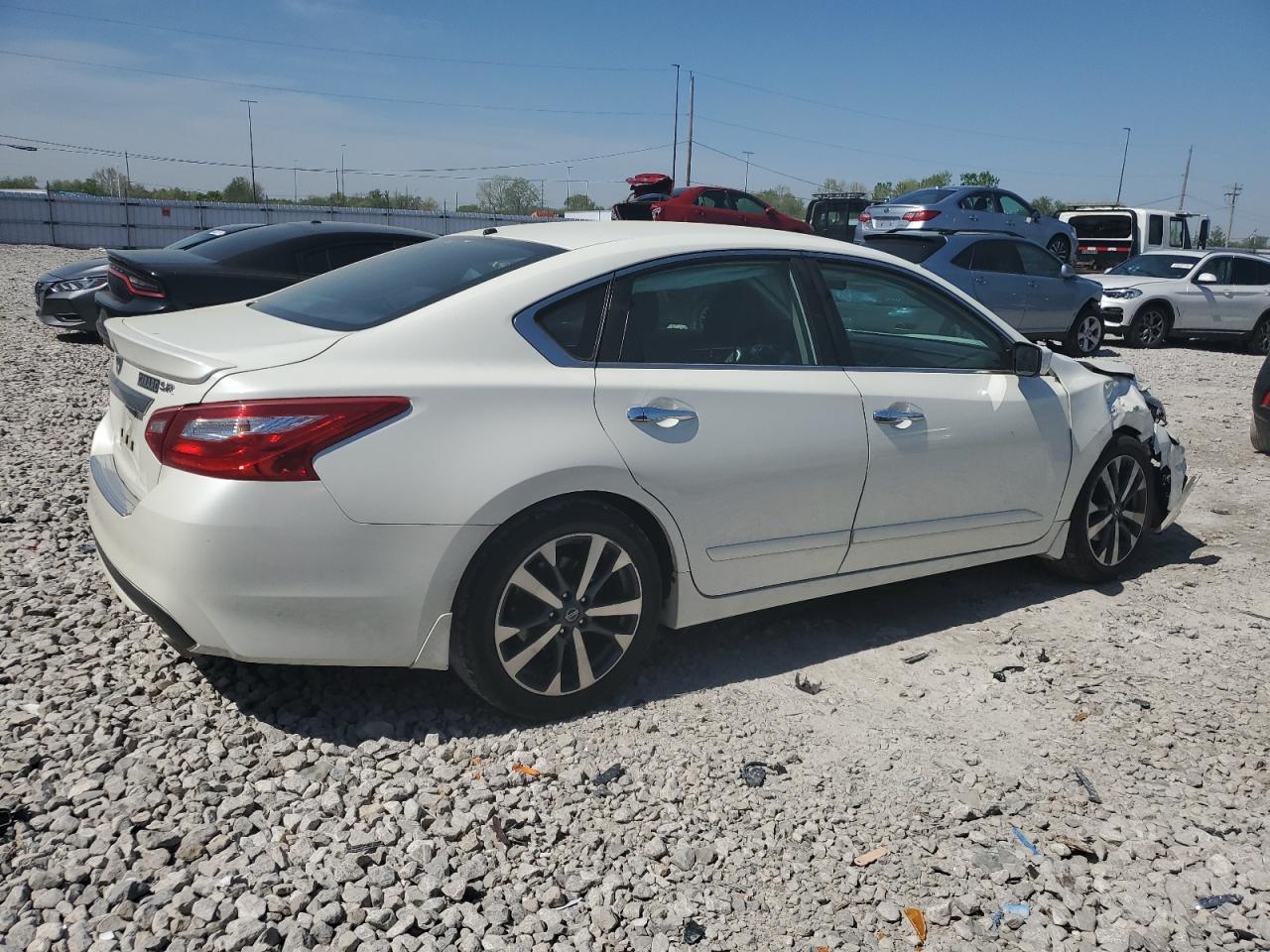 1N4AL3AP2GC268765 2016 Nissan Altima 2.5