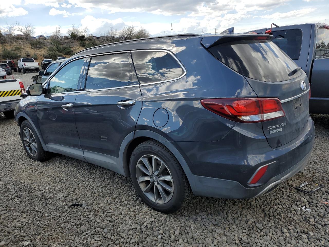 2017 Hyundai Santa Fe Se vin: KM8SMDHF3HU189286