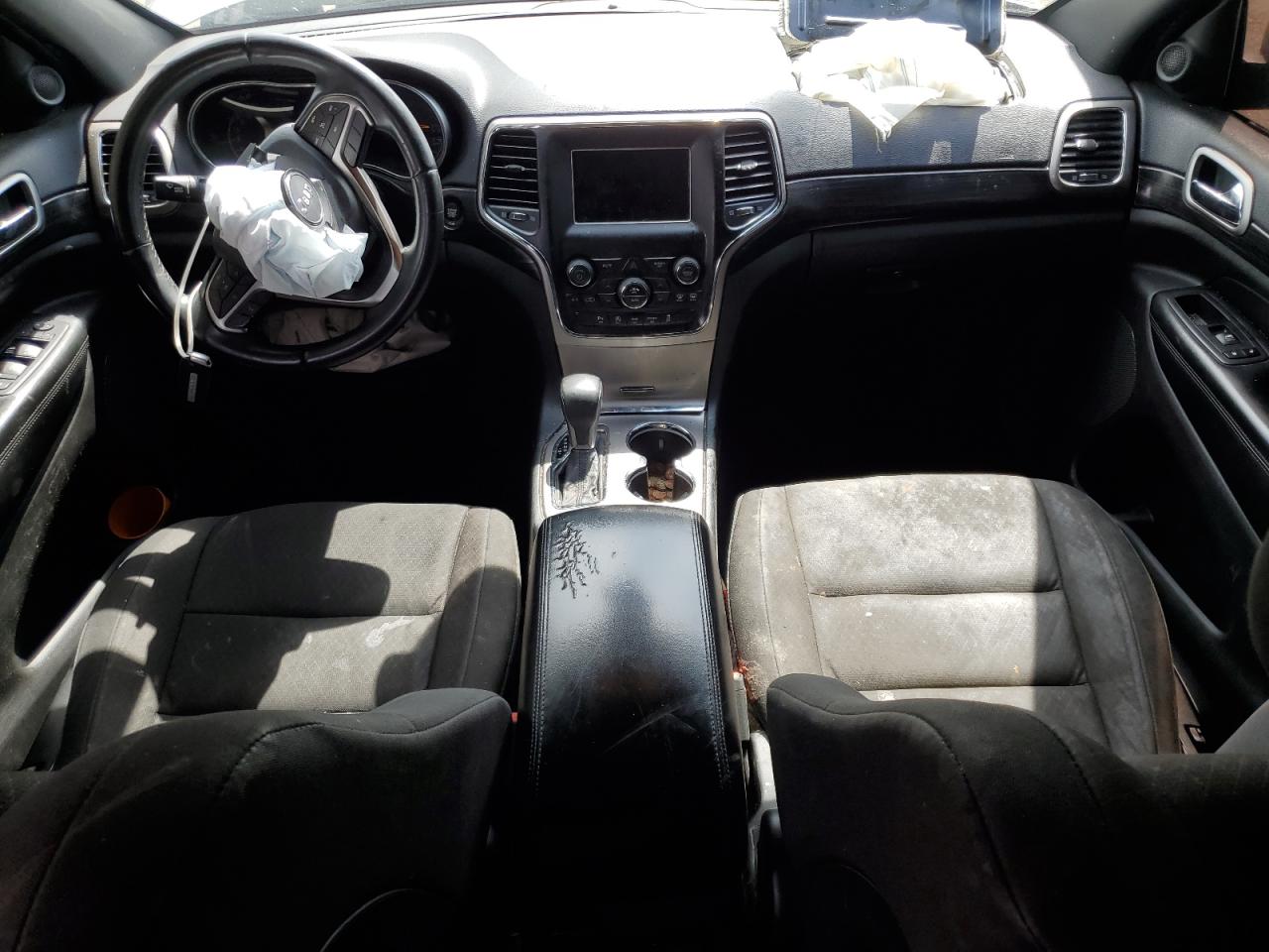 1C4RJFAG6KC758302 2019 Jeep Grand Cherokee Laredo