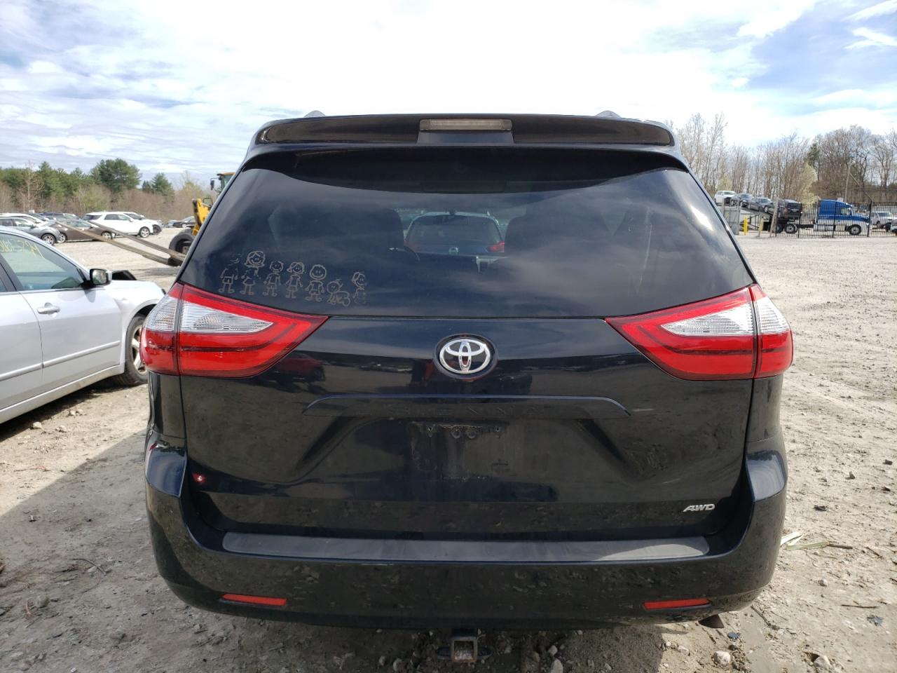 5TDJK3DC1FS119766 2015 Toyota Sienna Le