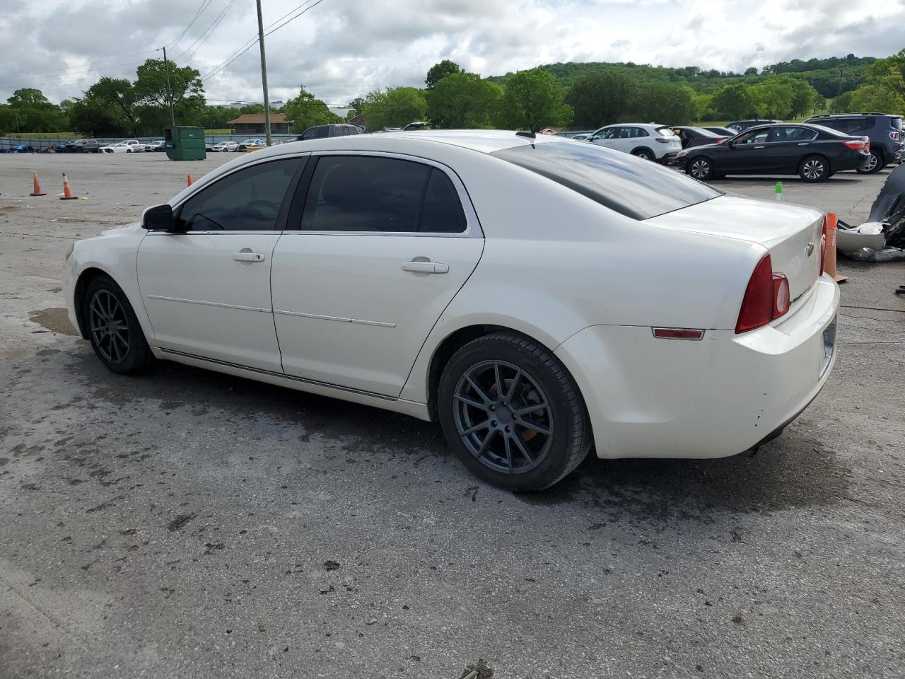 1G1ZD5E18BF221221 2011 Chevrolet Malibu 2Lt