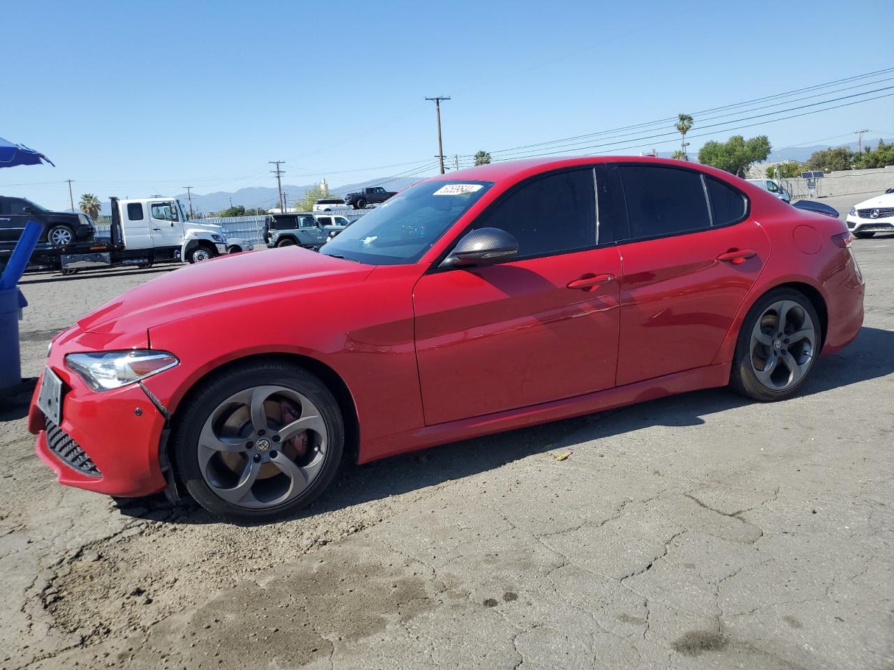 2018 Alfa Romeo Giulia vin: ZARFAEBN0J7567496