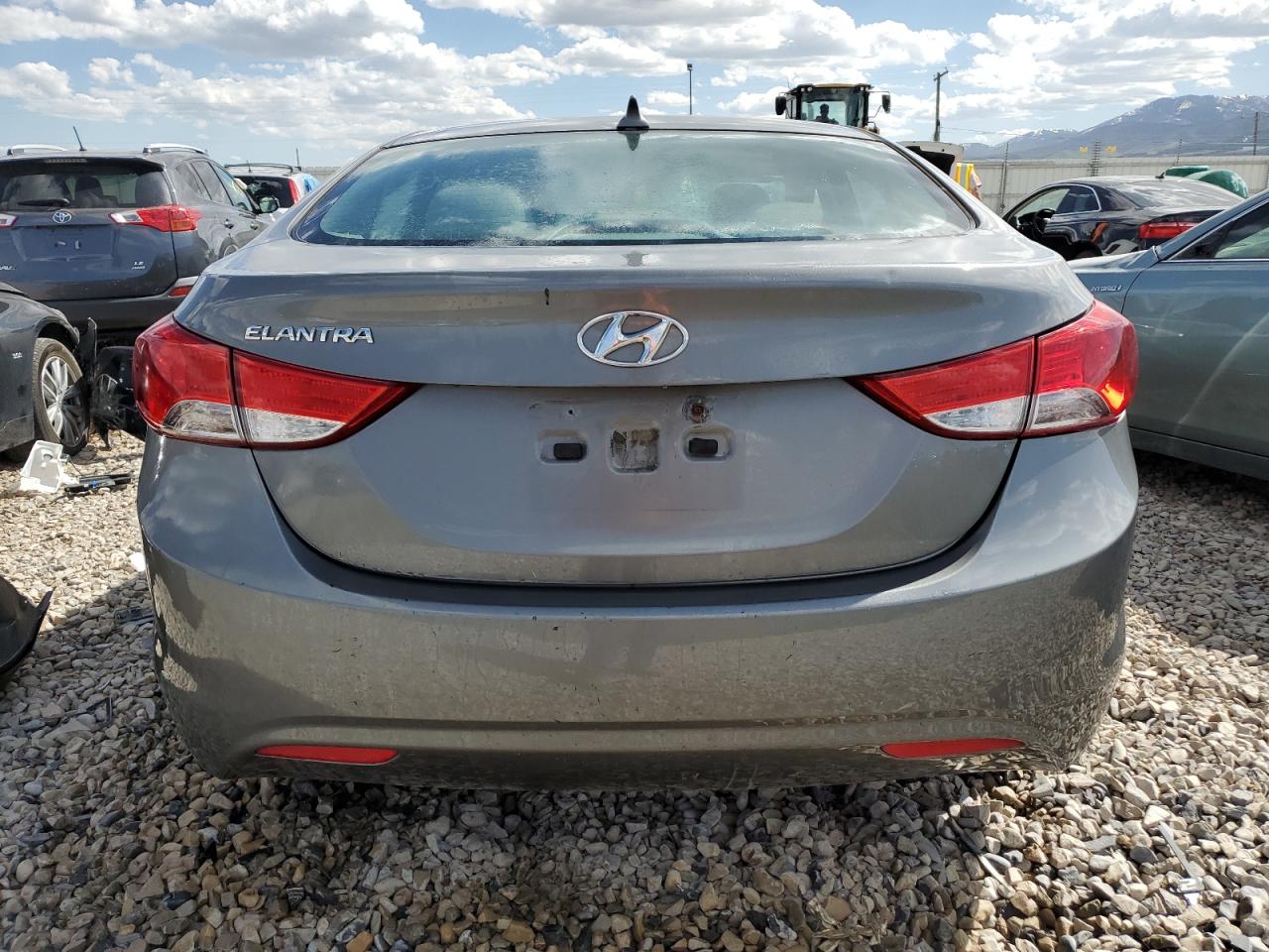 5NPDH4AE8DH161653 2013 Hyundai Elantra Gls