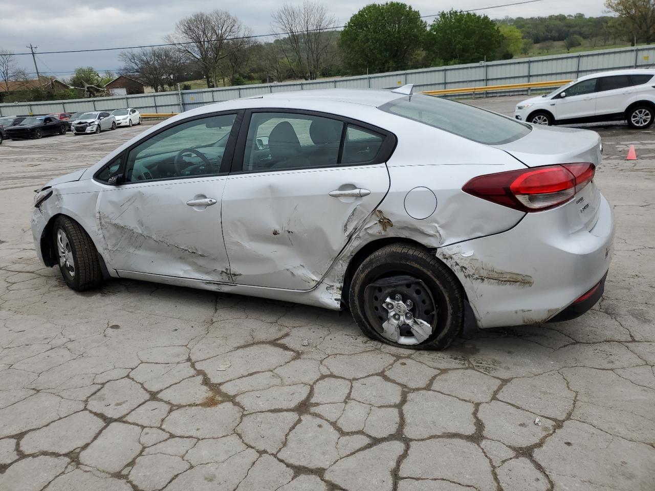 3KPFK4A72JE233992 2018 Kia Forte Lx