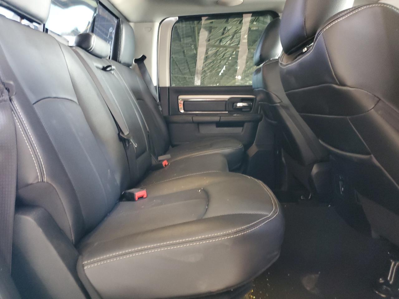 1C6RR7MTXJS154545 2018 Ram 1500 Sport