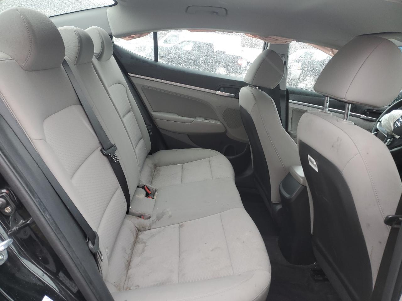 2019 Hyundai Elantra Sel vin: KMHD84LF2KU855713