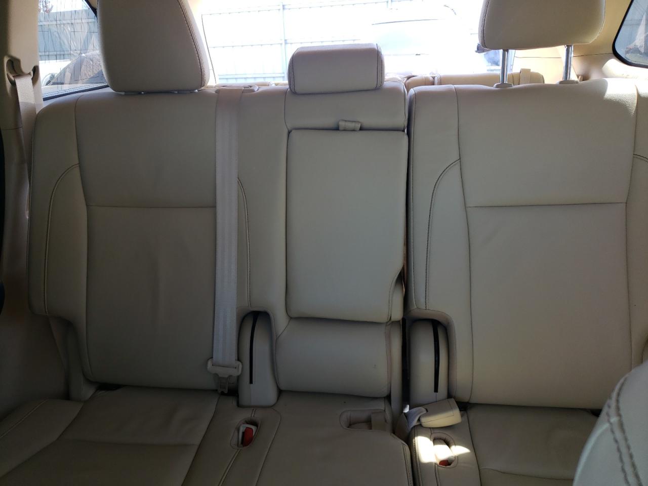 5TDJZRFHXJS524833 2018 Toyota Highlander Se