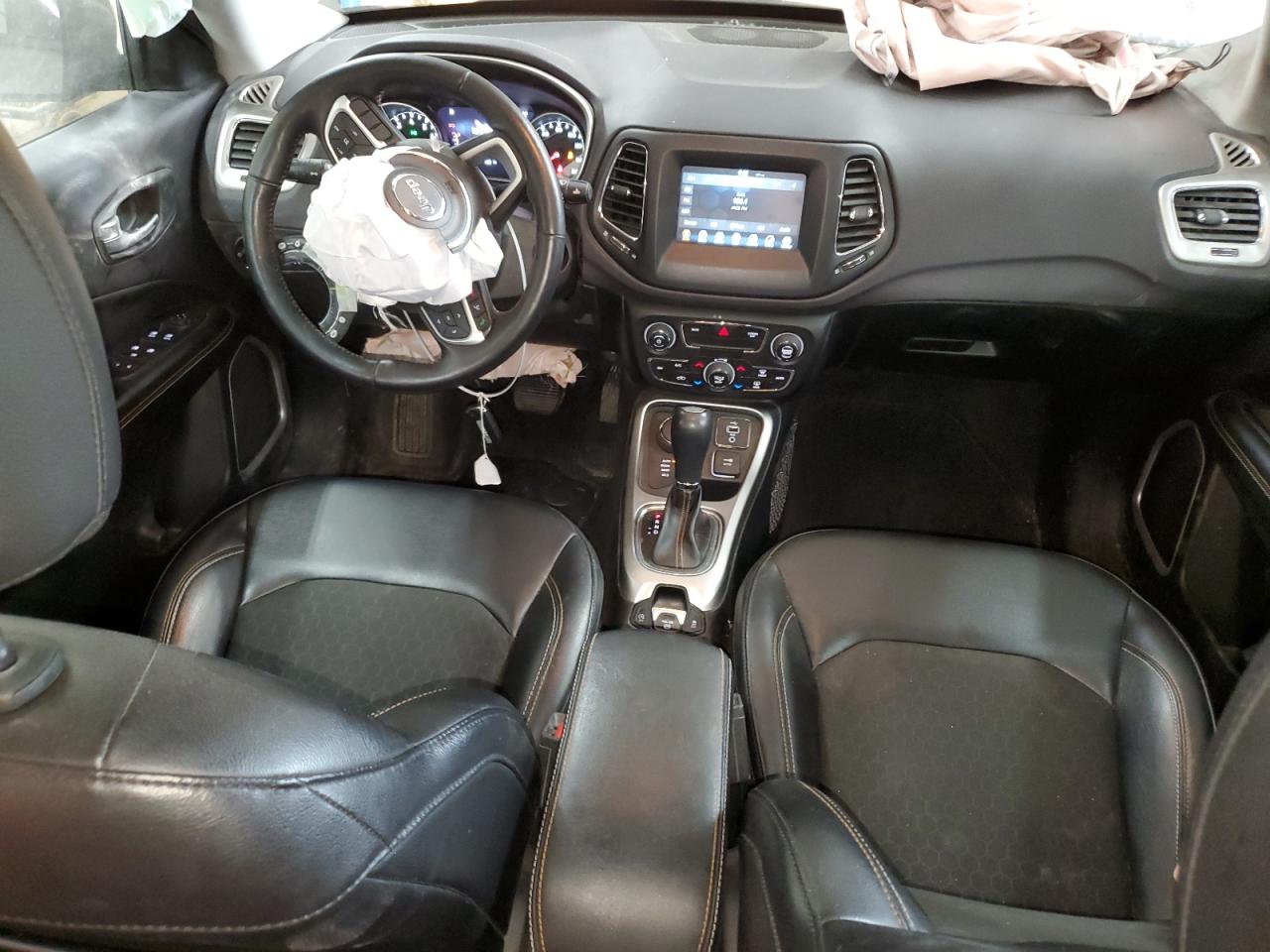 3C4NJDBB7JT185340 2018 Jeep Compass Latitude