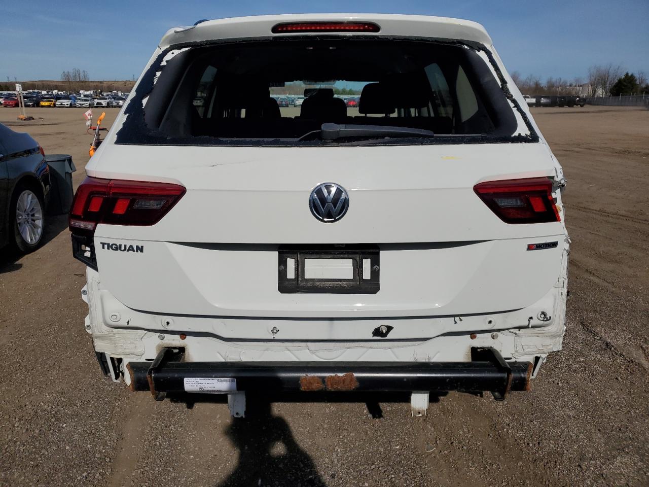 3VV0B7AX4KM148135 2019 Volkswagen Tiguan S