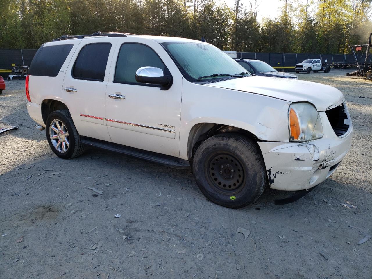 1GKS2CE01BR217802 2011 GMC Yukon Slt