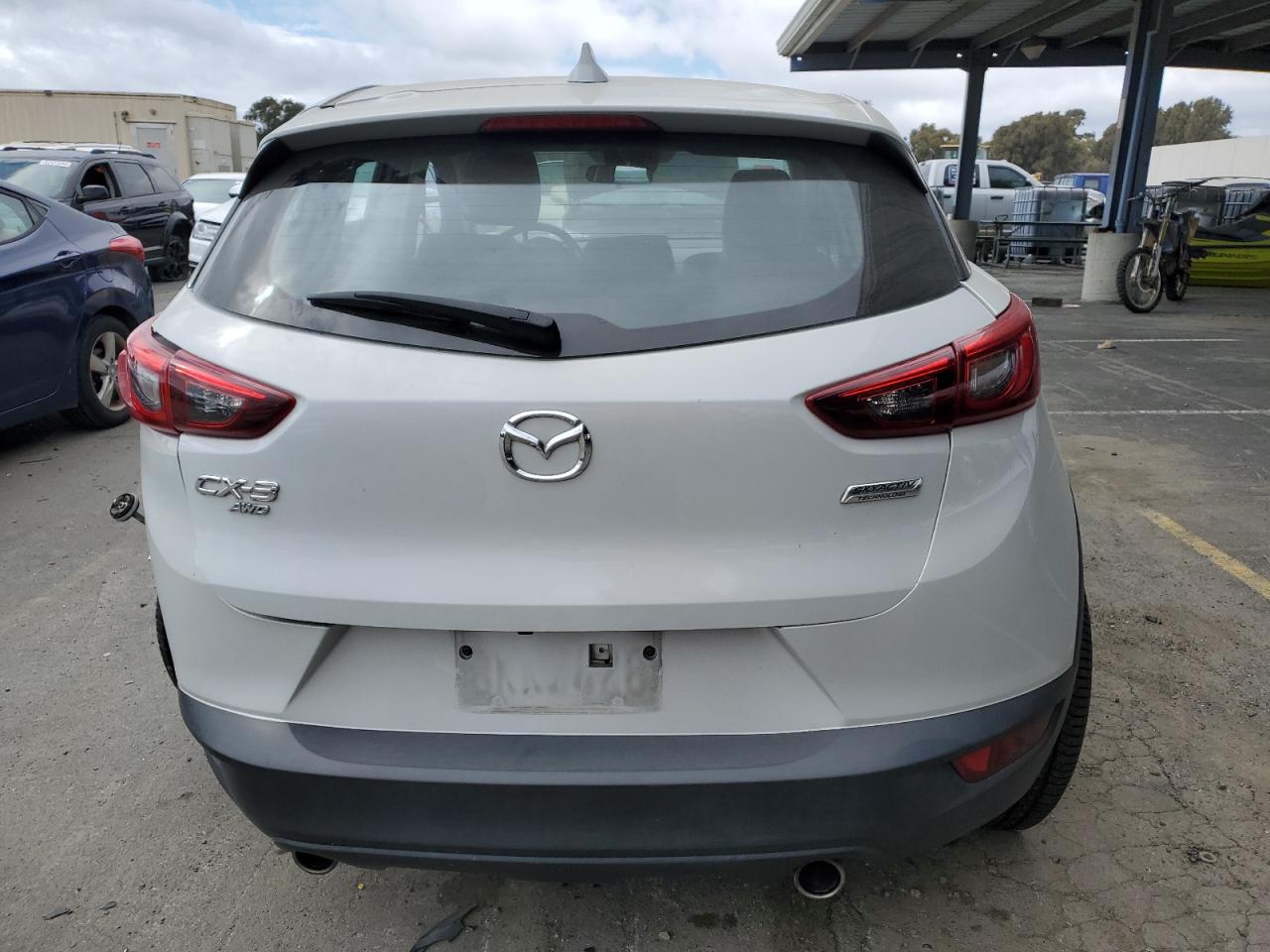 JM1DKFC71J0319318 2018 Mazda Cx-3 Touring